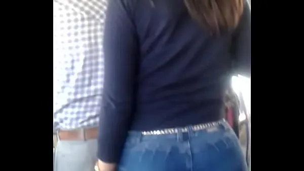 XXX rich buttocks on the bus klip Video