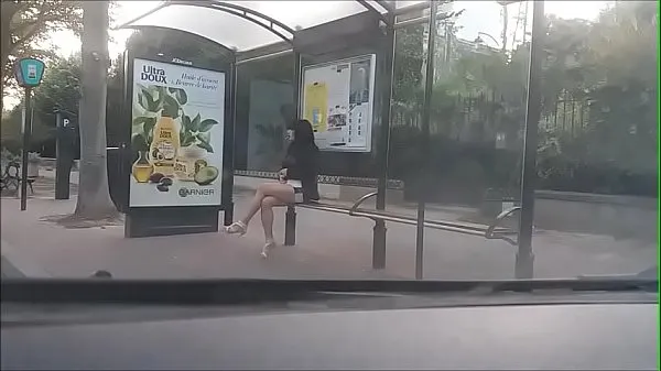 XXX bitch at a bus stop clips Video's
