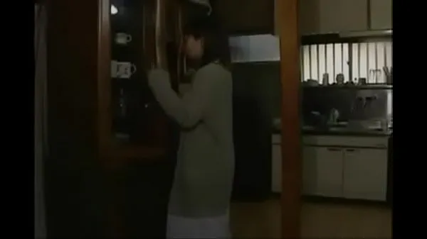 XXX Japanese hungry wife catches her husband klip Videók