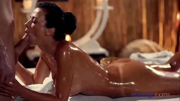 XXX Massage Rooms Sexy brunettes hot tight slick tanned body fucked klip Videók