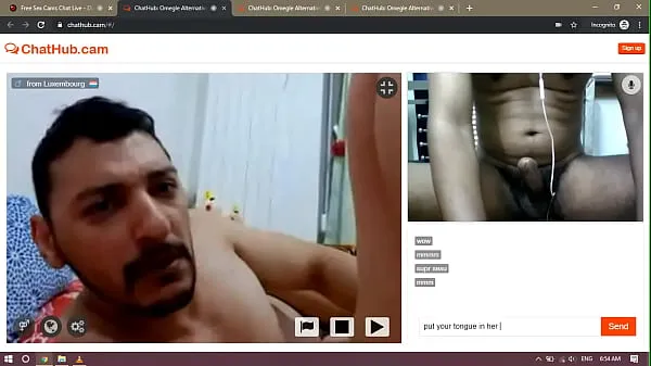 XXX Man eats pussy on webcam klip videoer