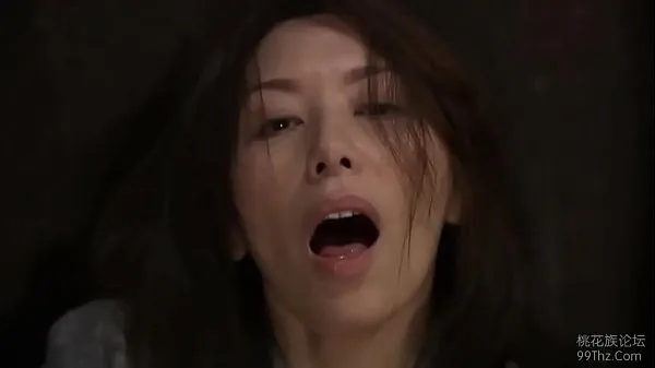 XXX Japanese wife masturbating when catching two strangersclip video