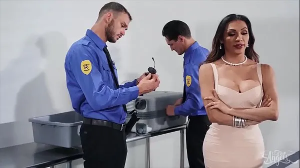 XXX Brunette (Jessy Dubai) Gets Her Ass Pounded By Security Cliff - Transangels clips Videos