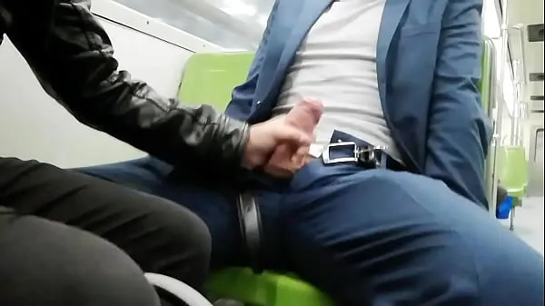 XXX Mit einem verlegenen Jungen in der Metro fahren Clips Videos