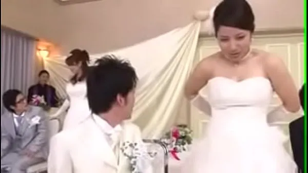 XXX japanses milf fucking while the marriage clips Video's