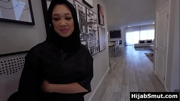 XXX Muslim girl in hijab asks for a sex lesson คลิปวิดีโอ