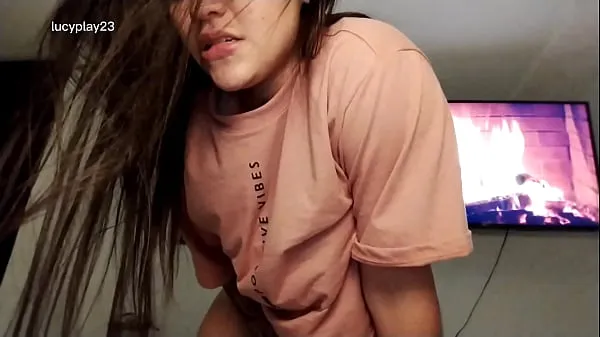 XXX Horny Colombian model masturbating in her room klipp Videoer