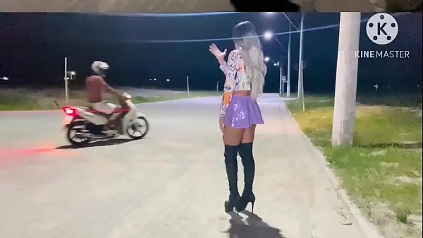 BIKER WALKED BY AND SAW THE NAUGHTY IN A DRESS WITHOUT PANTIES AND CAME BACK TO PUT HER TO BREAST AND FUDER HER ASS IN THE MIDDLE OF THE STREET