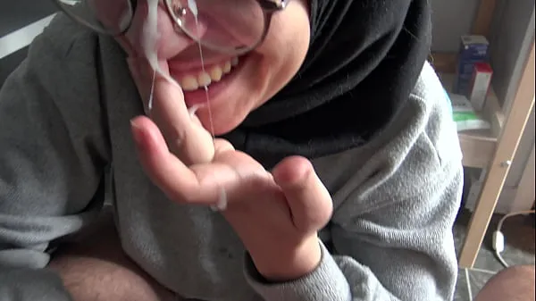 XXX A Muslim girl is disturbed when she sees her teachers big French cock posnetki Videoposnetki