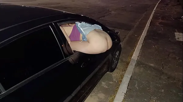XXX Wife ass out for strangers to fuck her in public klip Video